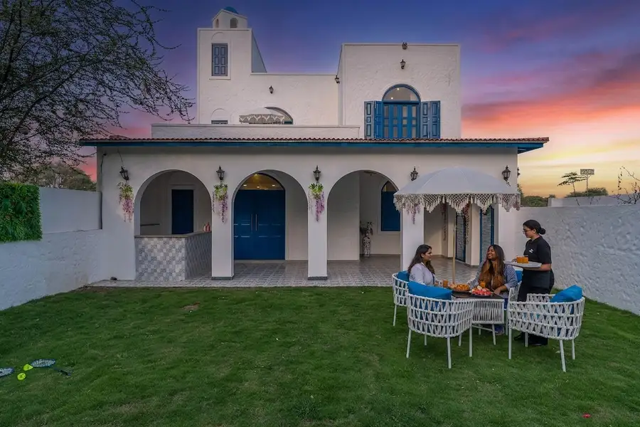 Mykonos Villa W/ Comp Breakfast, Gurgaon