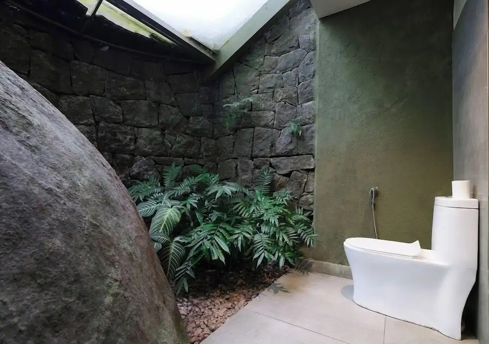 Mystic Mayapott Bathroom