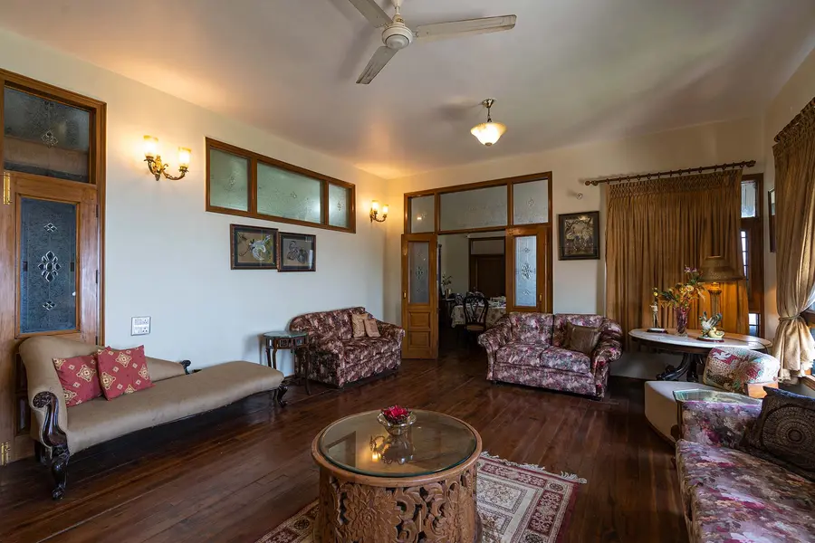 Mysty View w/ Glass Sun-Room, Kasauli
