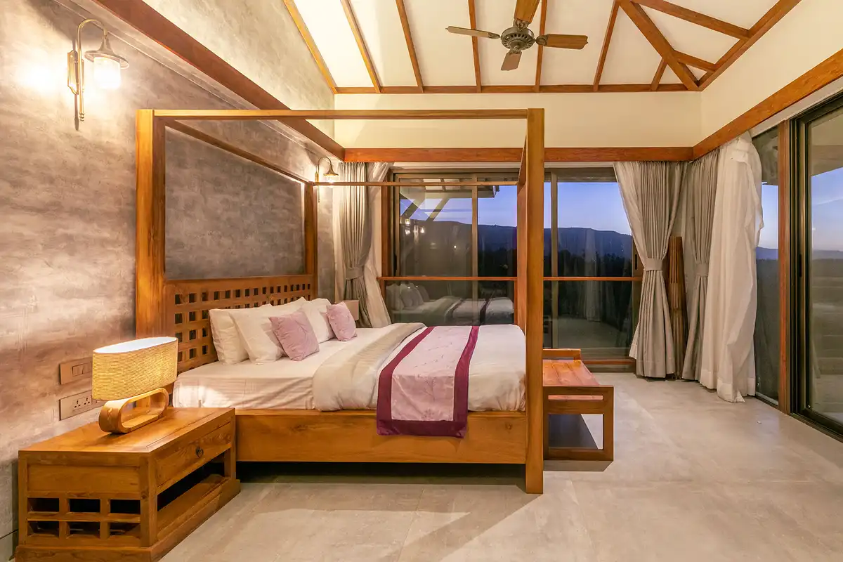 Nihira Farms w/ Lake View - Kamshet, Lonavala
