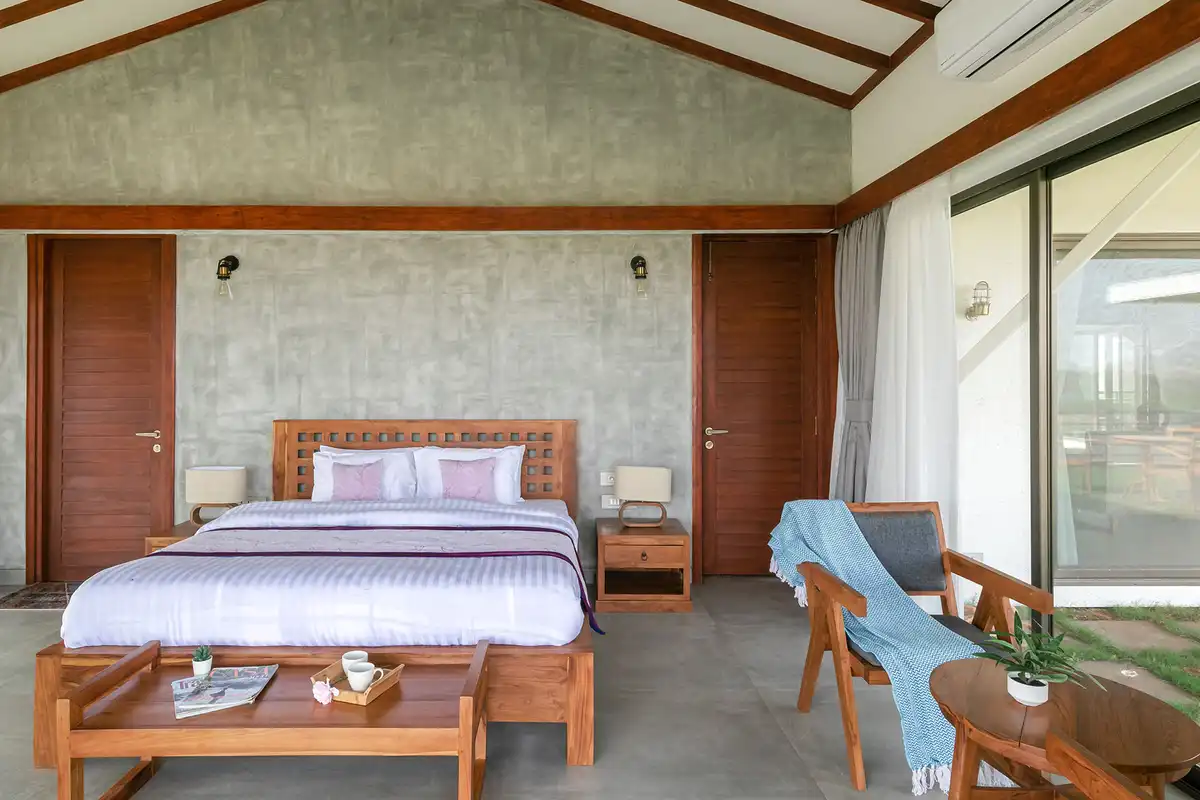 Nihira Farms w/ Lake View - Kamshet, Lonavala