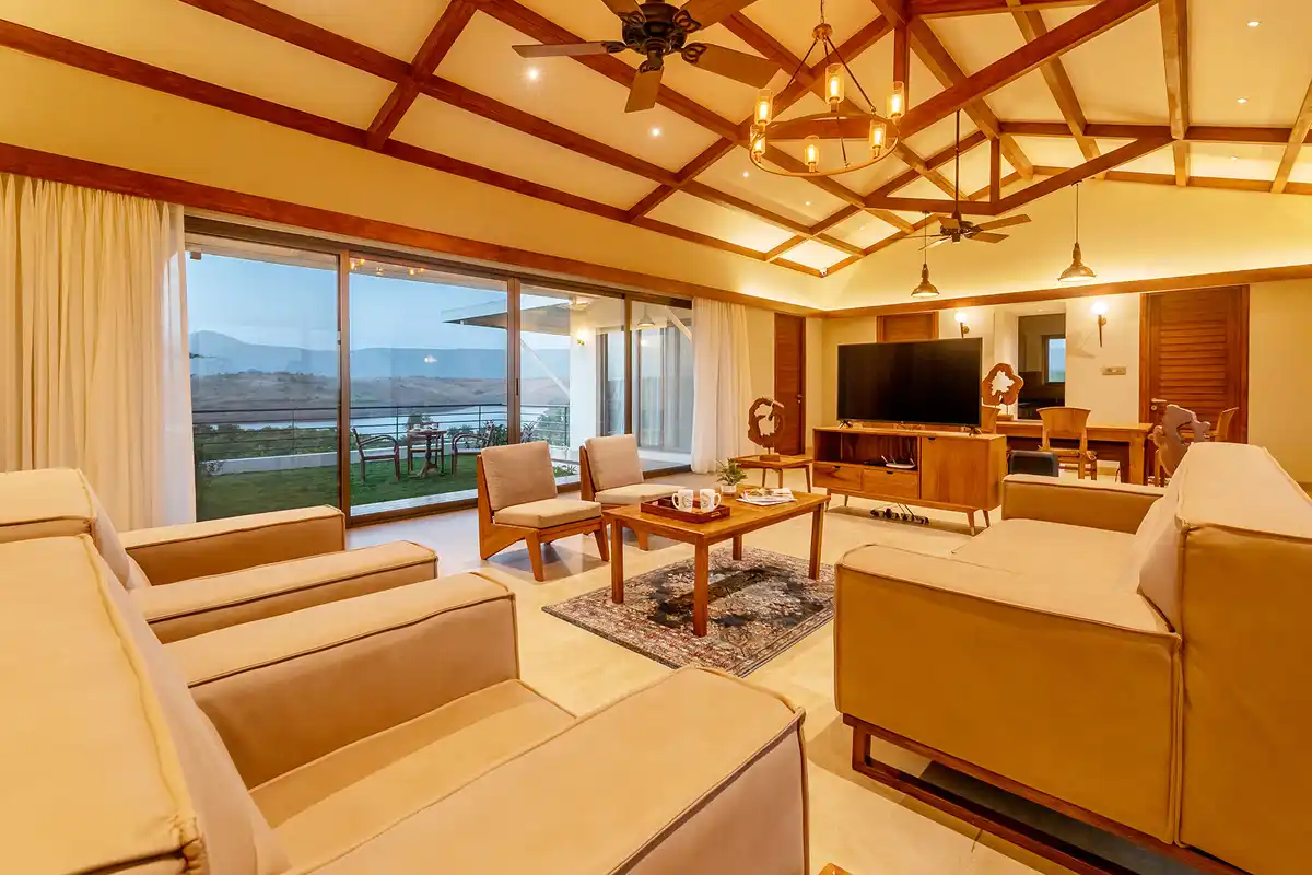Nihira Farms w/ Lake View - Kamshet, Lonavala