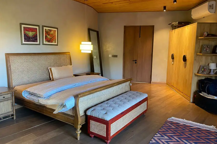 Nivriti W/ Heated Outdoor Pool, Kasauli