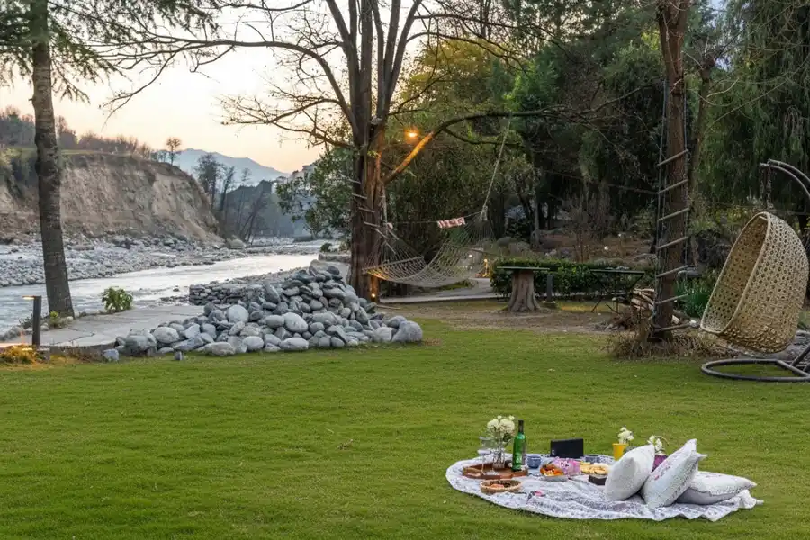 Oasis Moets Waterfront Estate - Raison, Manali