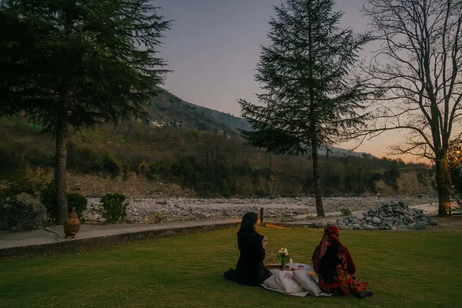 Oasis Moets Waterfront Estate - Raison, Manali