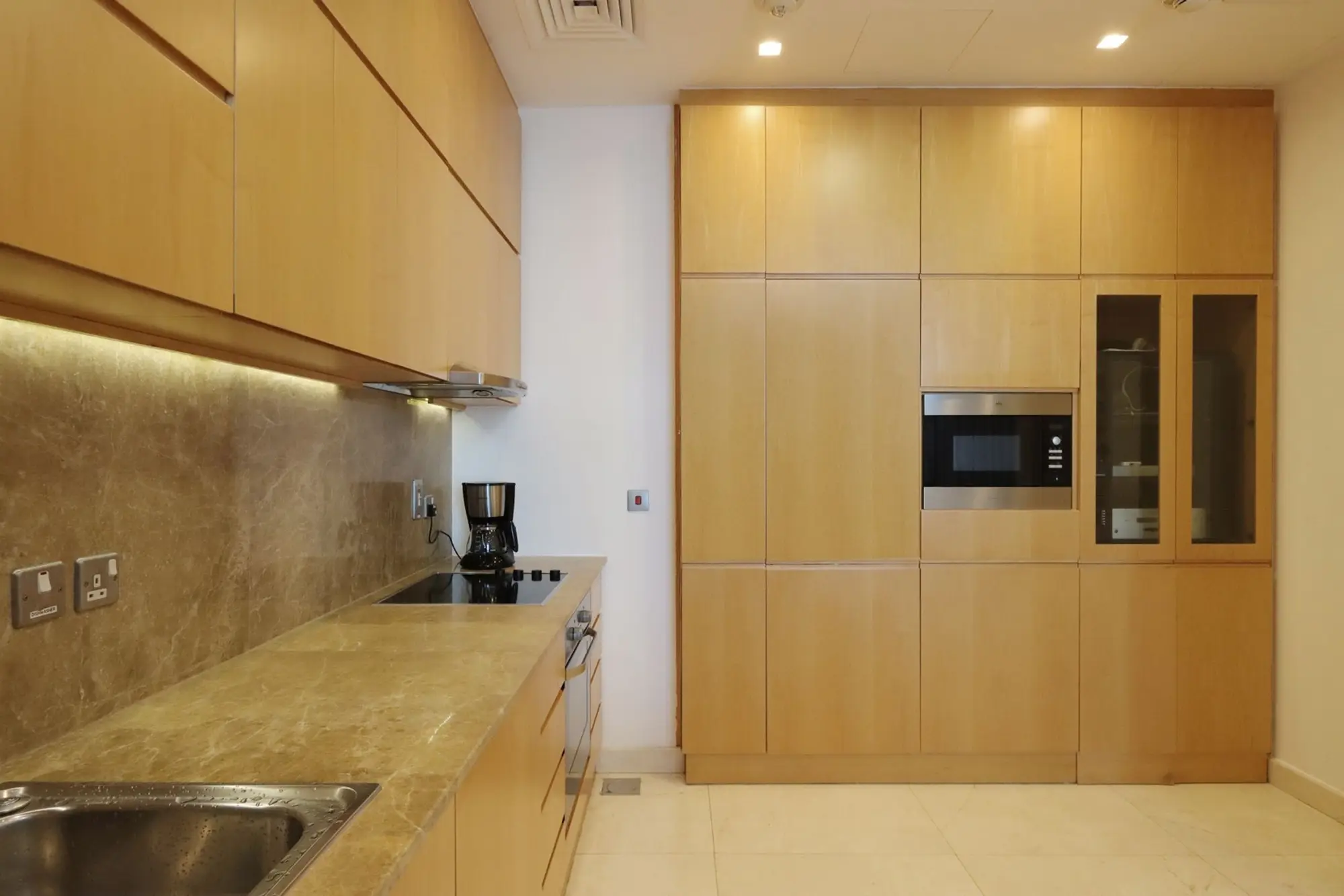 Oceanic - 1BR - Sea View & Beach Access, Dubai