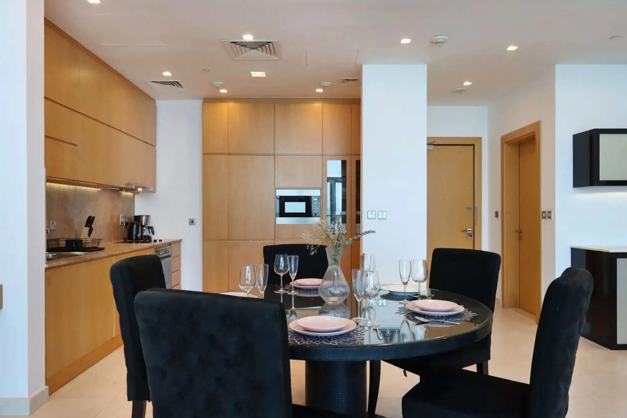 Oceanic - 1BR - Sea View & Beach Access, Dubai