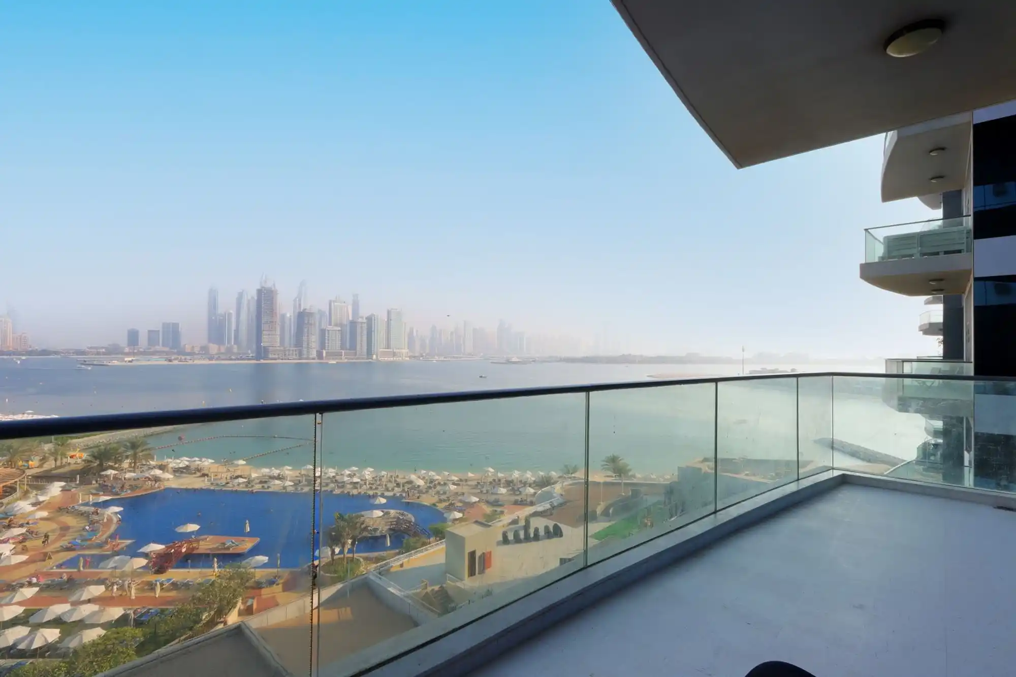 Oceanic - 1BR - Sea View & Beach Access, Dubai