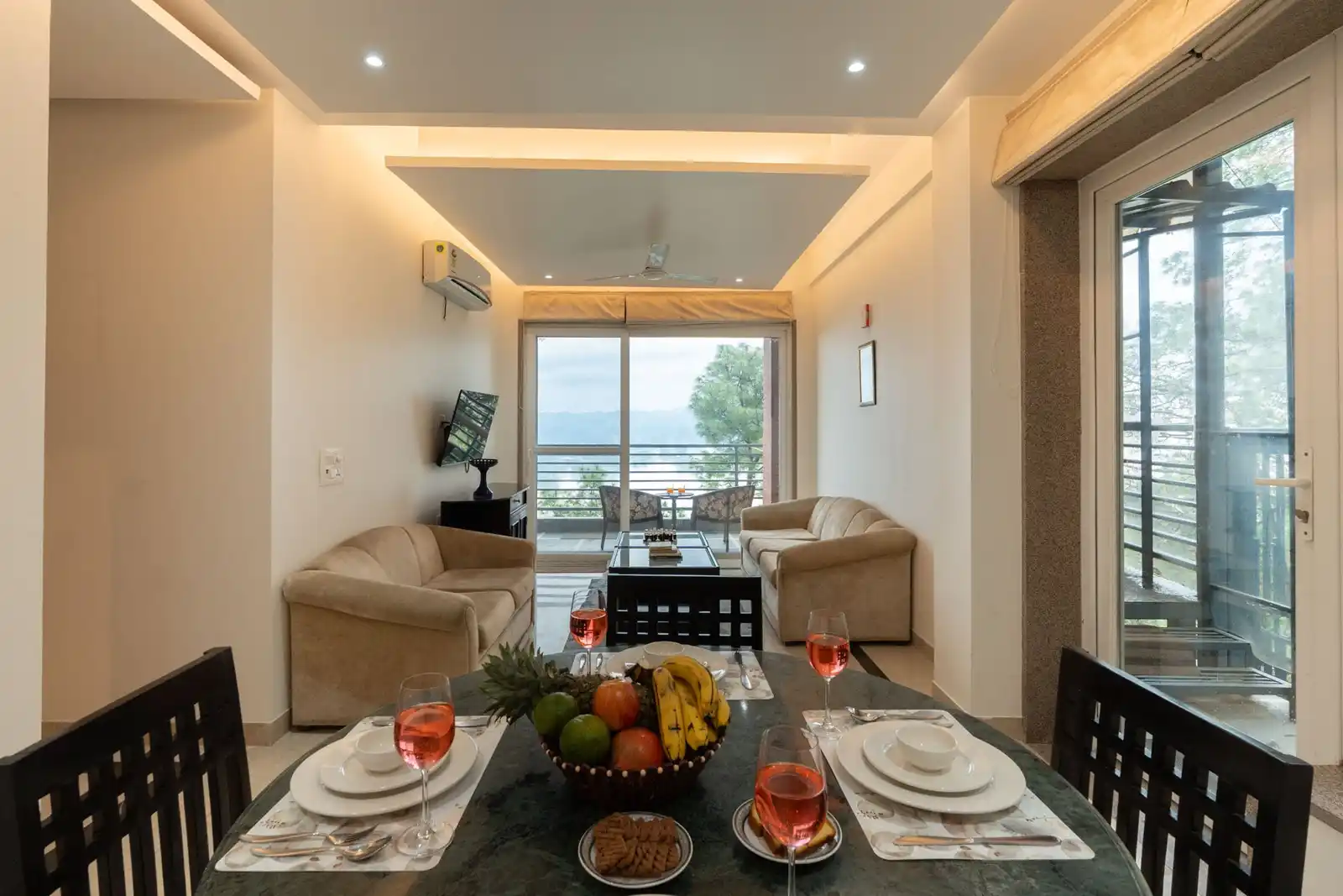Opalite @ The Elmstone - Skyline Apartments, Kasauli