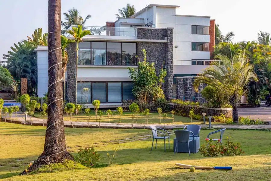 Our Beloved Summer, Alibaug