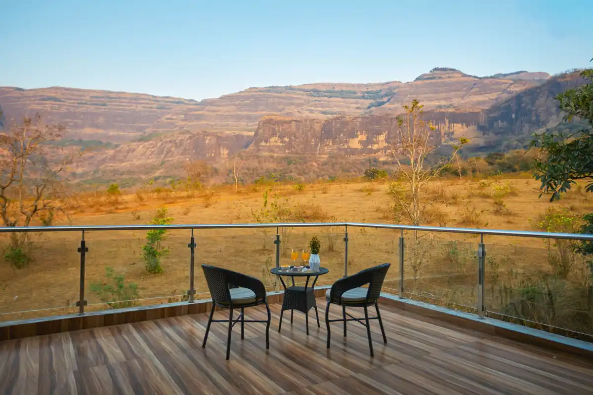 Palazzo in the Mountain, Karjat