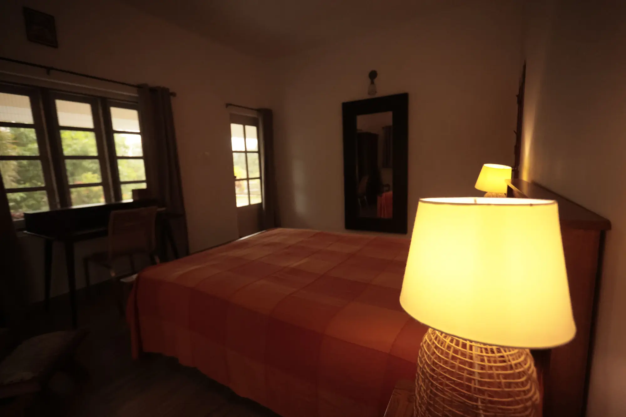 Palliath House |3-BHK With, Living Lounge, Patio, Shared Lawn and 3 Natural Ponds, Alappuzha