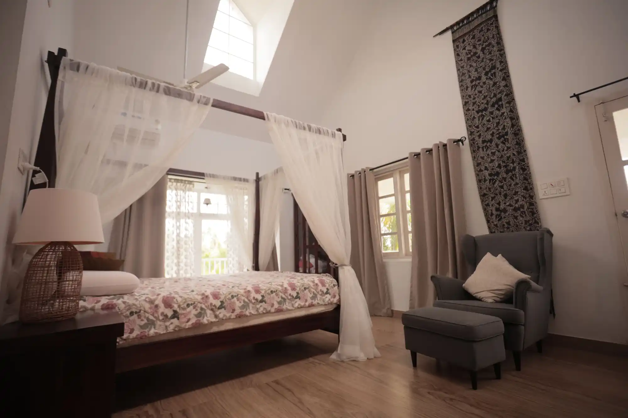 Palliath House |3-BHK With, Living Lounge, Patio, Shared Lawn and 3 Natural Ponds, Alappuzha