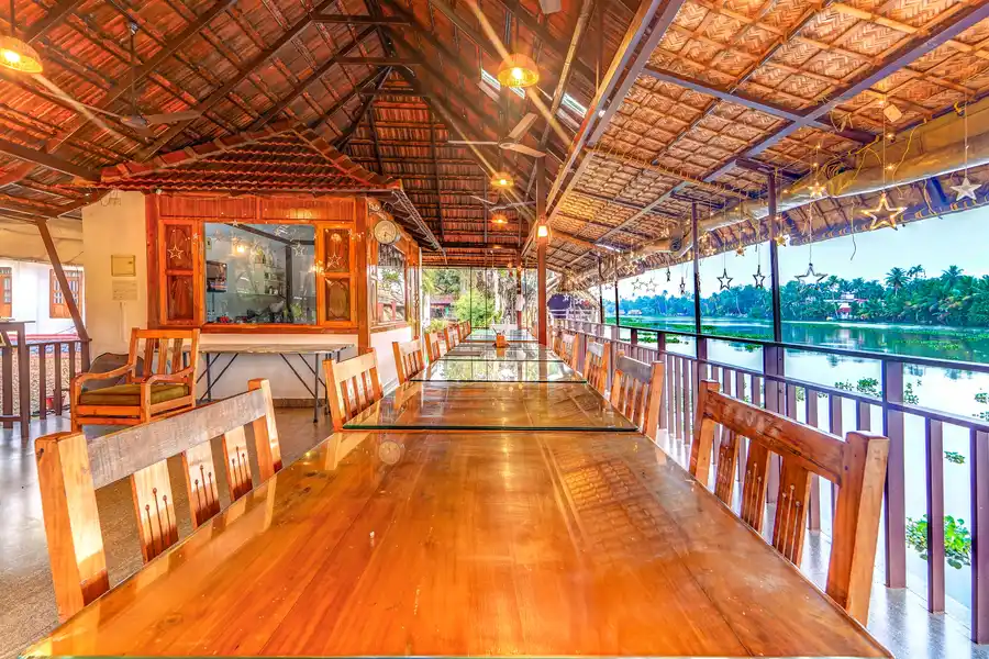 Palm Dale Deluxe Room, Alappuzha