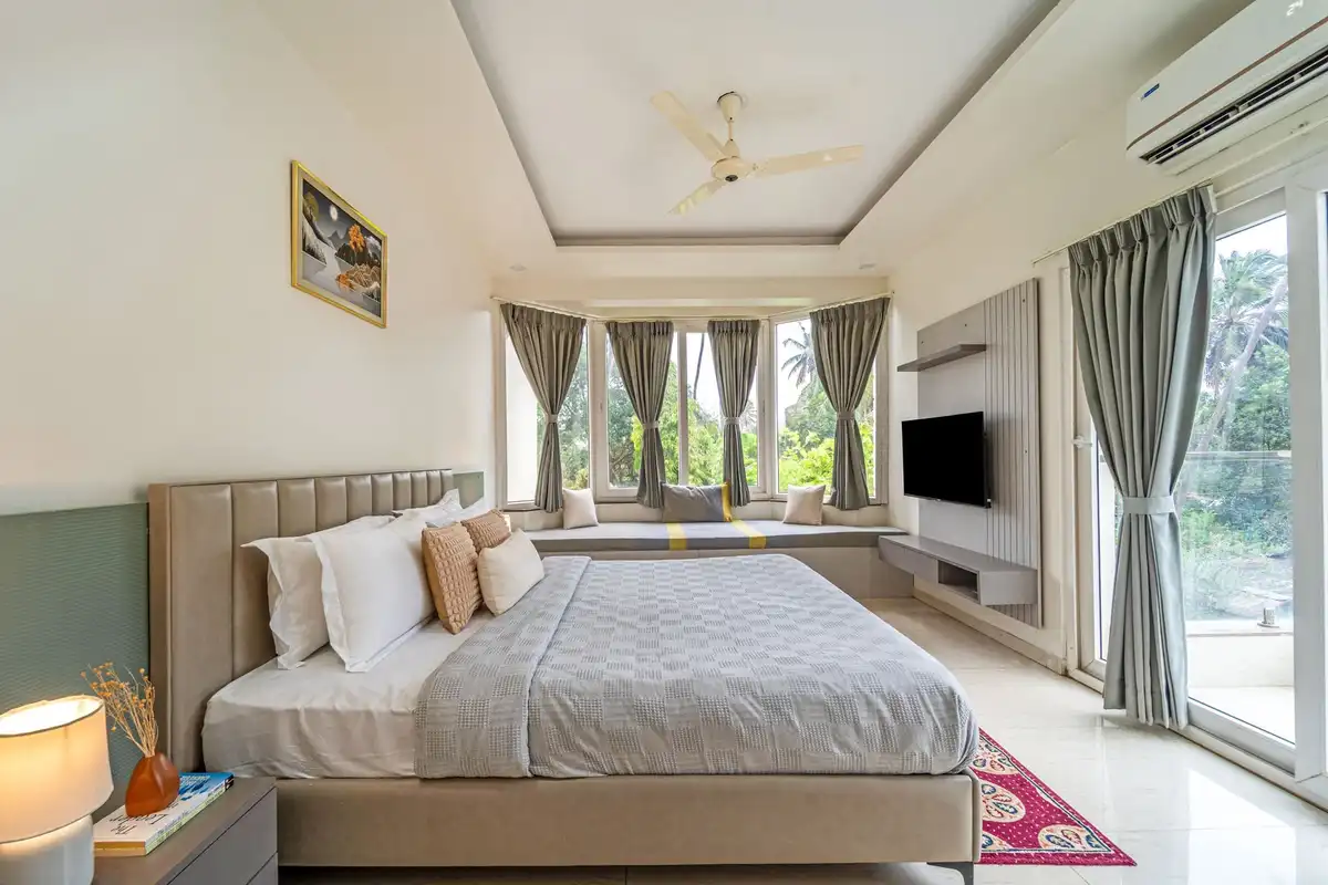 Palm Grove – Private Pool & Lawn, Anjuna.(M2), North Goa