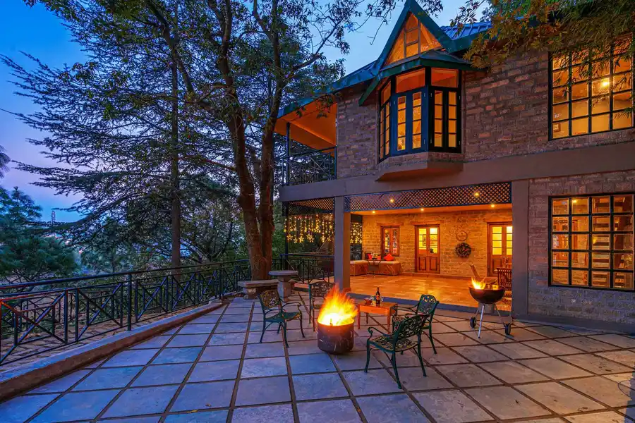 Paris Villa W/ Outdoor Heated Pool, Kasauli