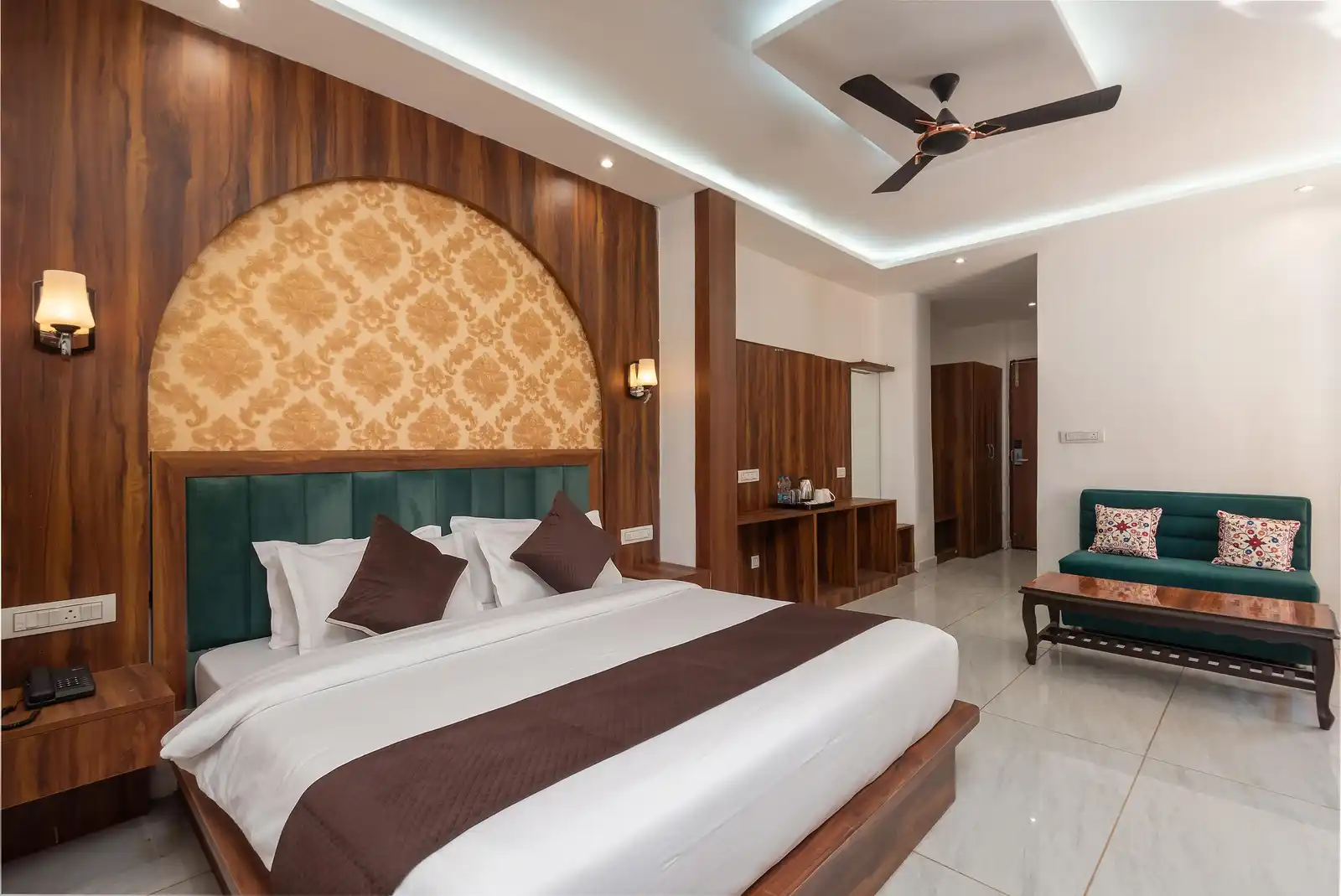 Peaceful Stays Dalhousie Room