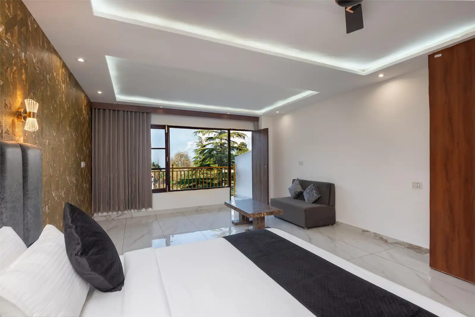 Peaceful Stays Dalhousie Room