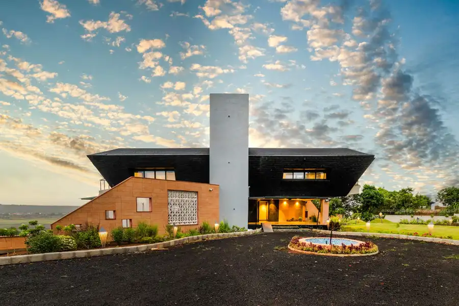 Pearl Lakeview Mansion, Igatpuri