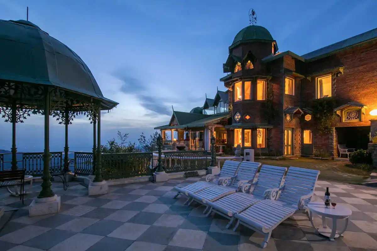 Pebble @ Stonehaven W/ Outdoor Heated Pool, Kasauli