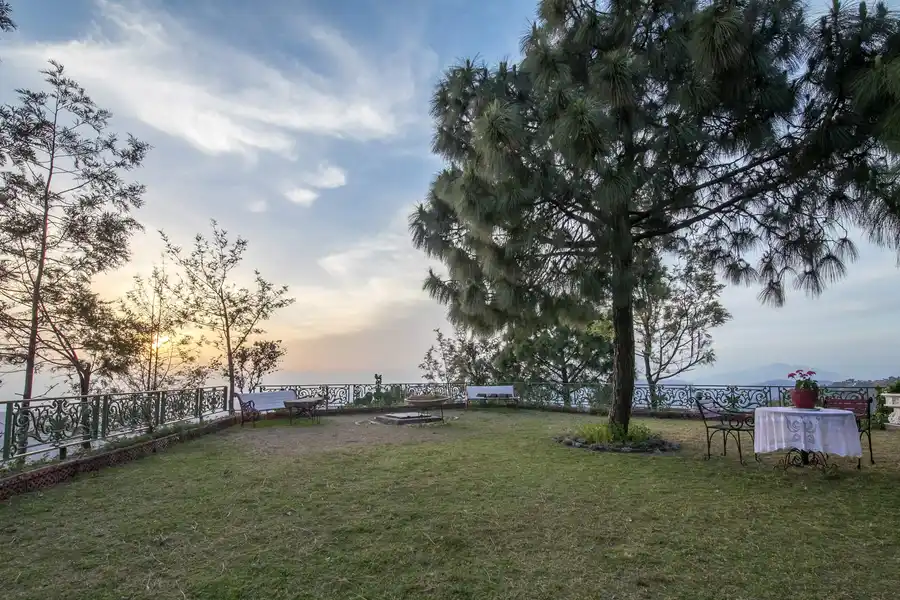 Pebble @ Stonehaven W/ Outdoor Heated Pool, Kasauli