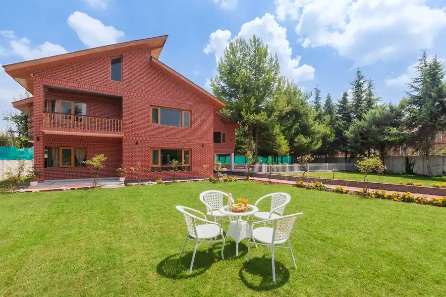 Pinewood Villa near Srinagar Airport, Srinagar