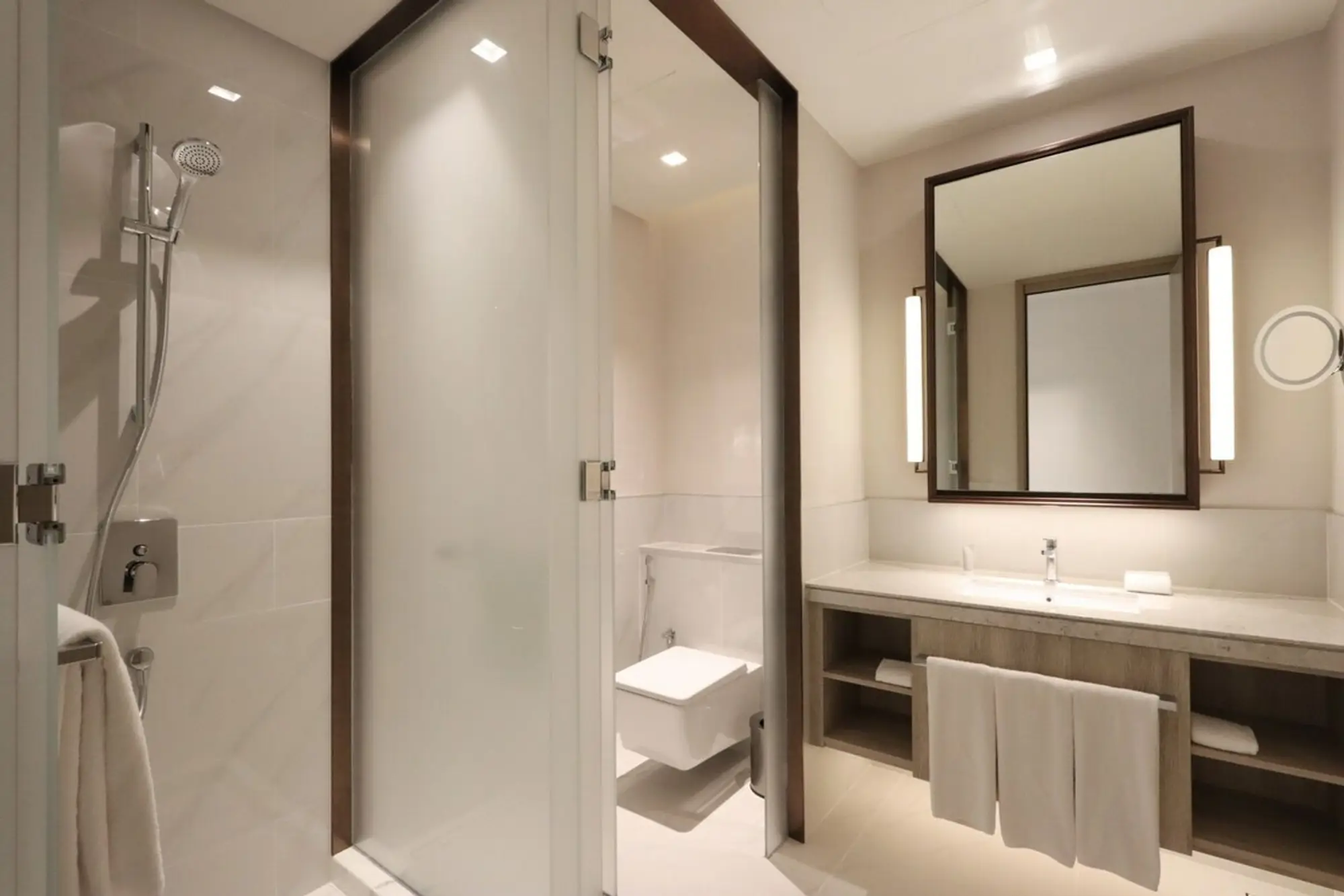 Premium 3B with Skyline View in Address Harbor Point, Dubai