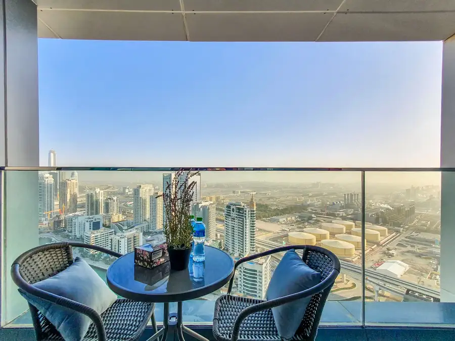 Prime 1BR with Marina Views and Beach Access, Dubai