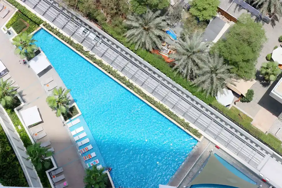 Prime 1BR with Marina Views and Beach Access, Dubai