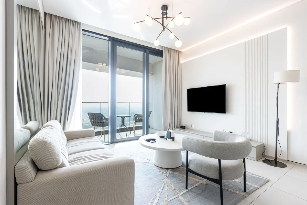 Prime 1BR with Marina Views and Beach Access, Dubai