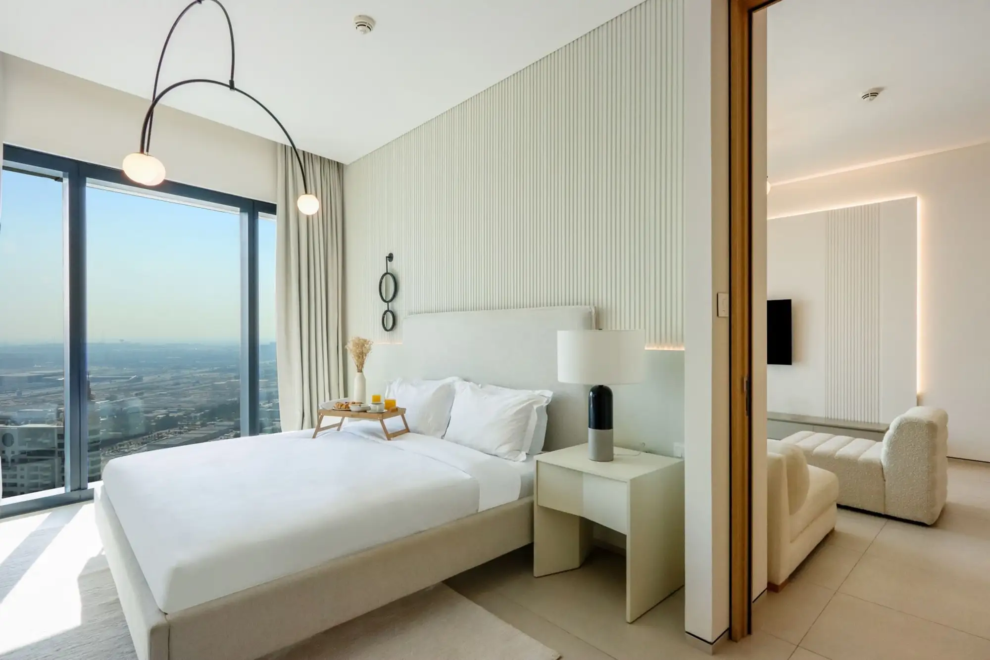 Prime 1BR with Marina Views and Beach Access, Dubai