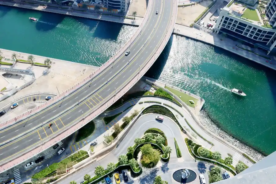 Prime 1BR with Marina Views and Beach Access, Dubai