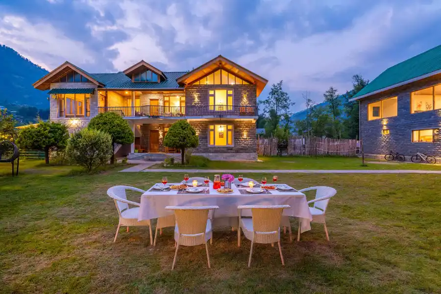 Raison Meadows, Manali