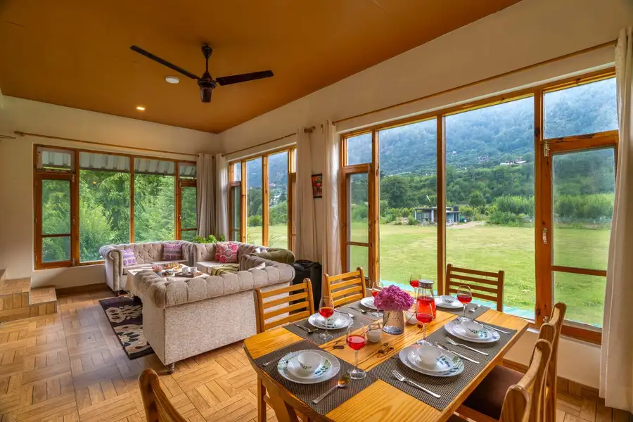 Raison Meadows, Manali