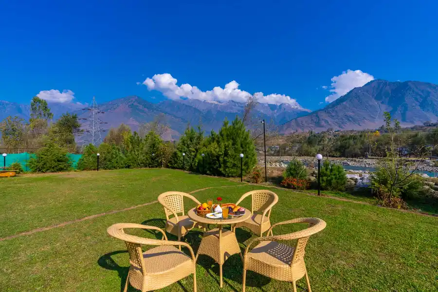 Riverfront Retreat - Qaraar, Srinagar