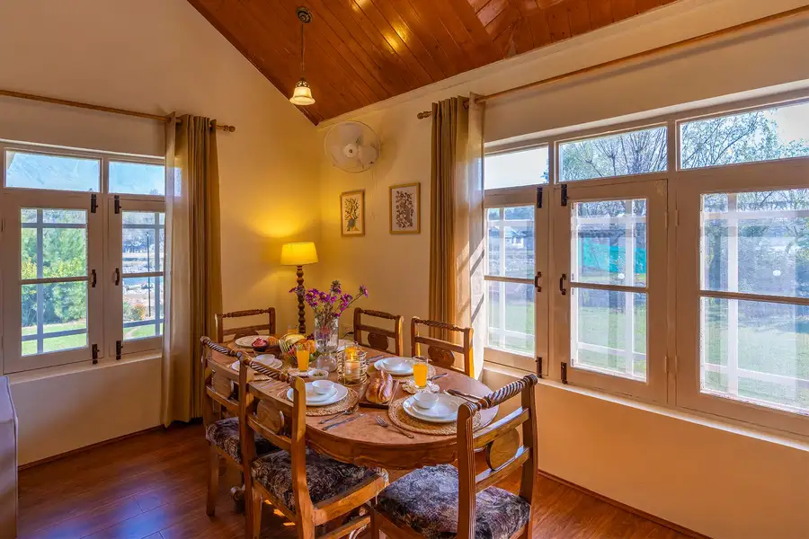 Riverfront Retreat - Qaraar, Srinagar