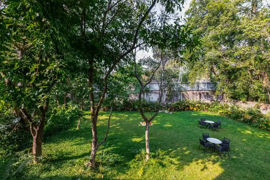 Rosso, Lonavala
