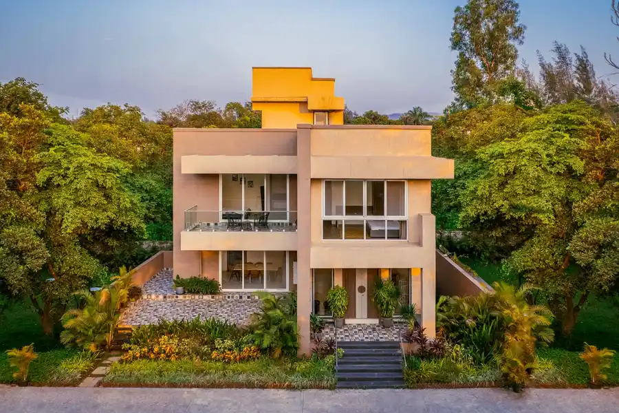 Rosso, Lonavala