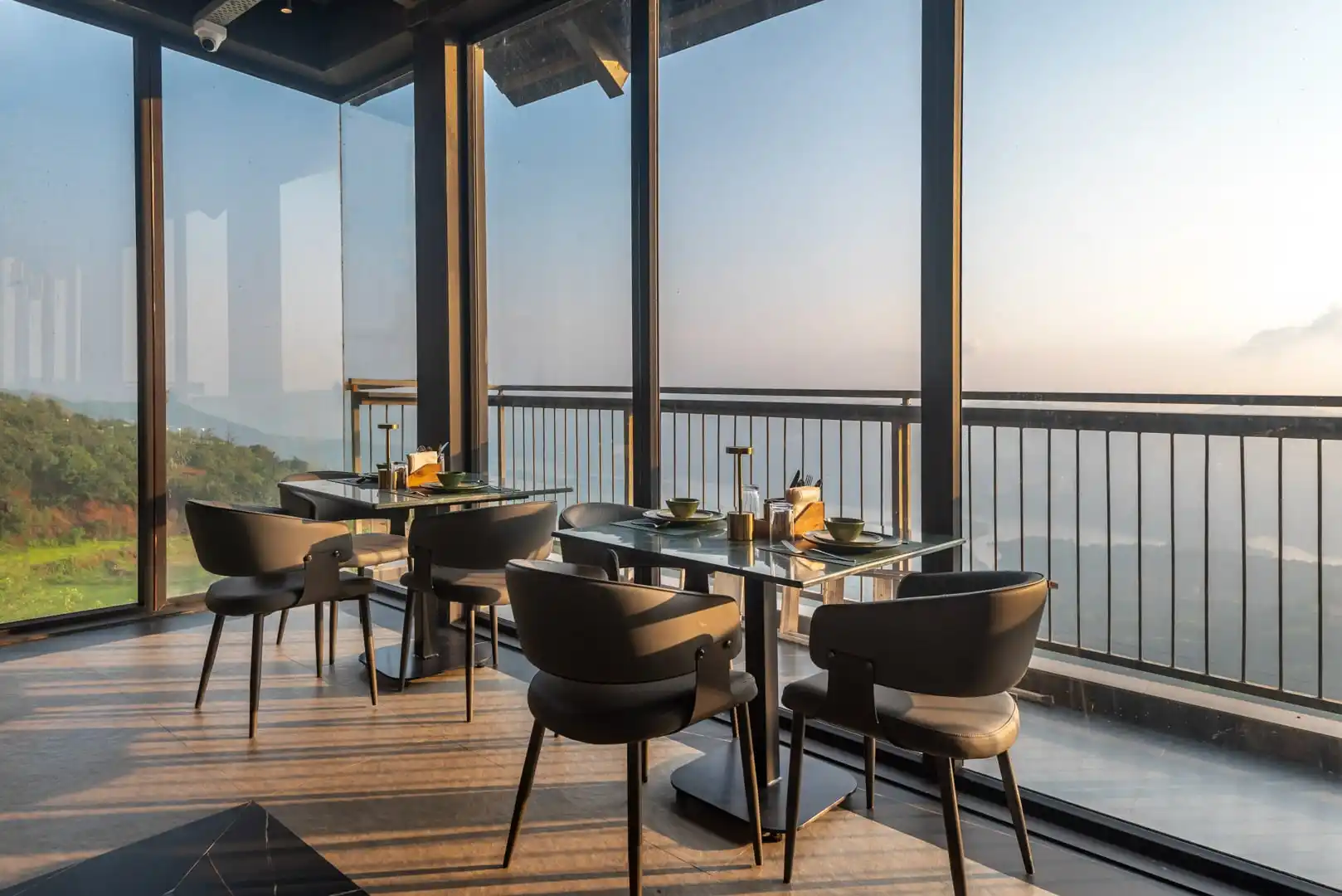 Royal Suite w/ Valley View @ Vee Resort, Mahabaleshwar