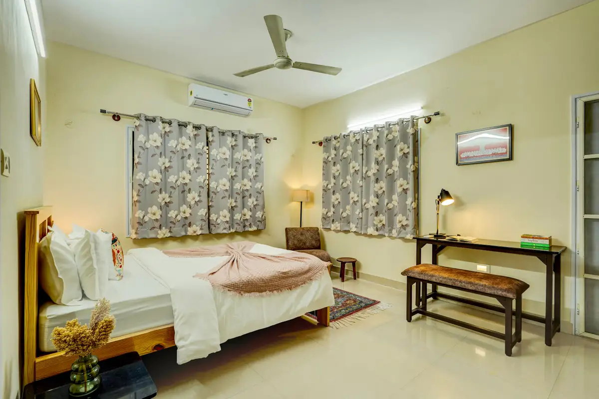 Saffron Breeze, Bengaluru