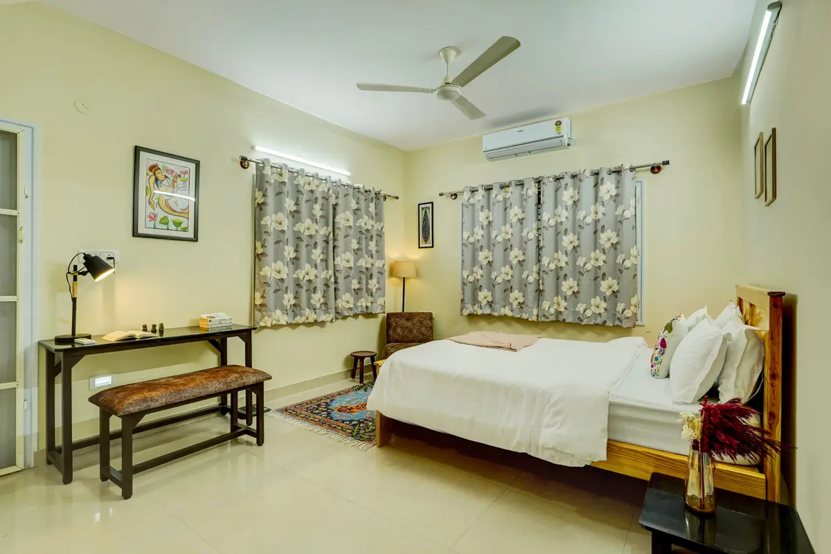 Saffron Breeze, Bengaluru
