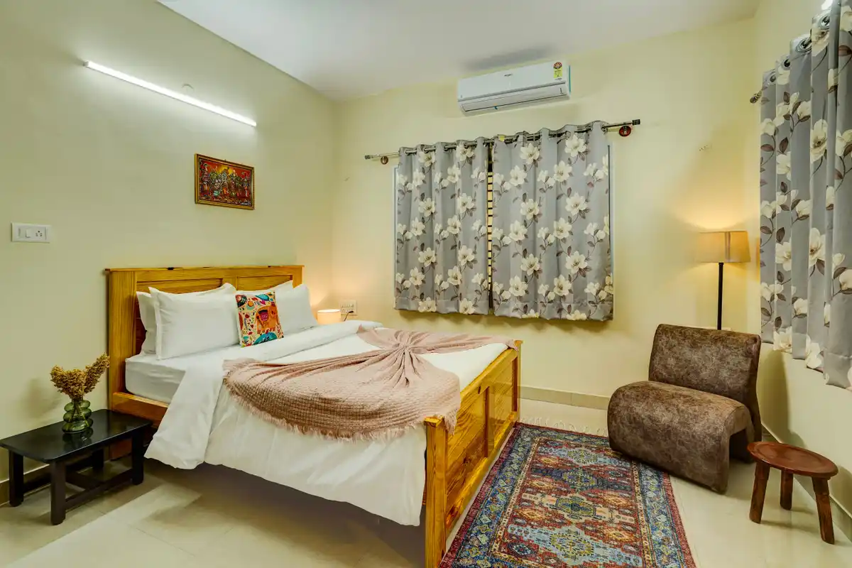 Saffron Breeze, Bengaluru