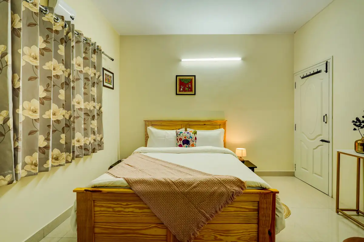 Saffron Breeze, Bengaluru