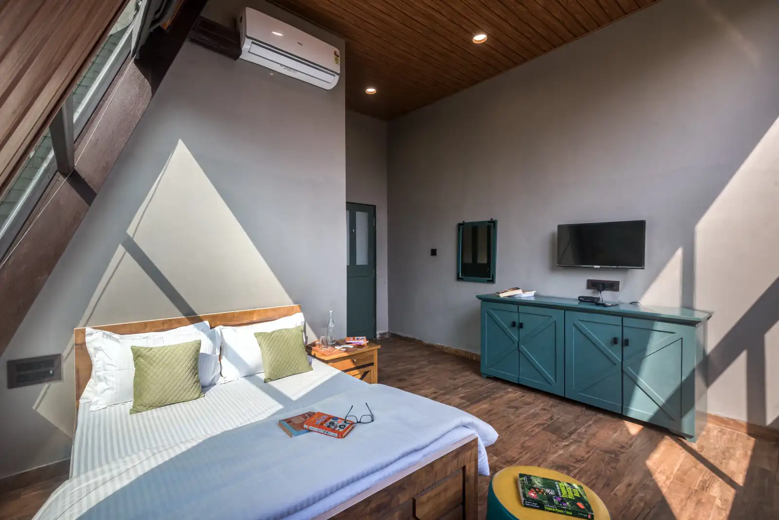 SaffronStays A Vantage, Panchgani