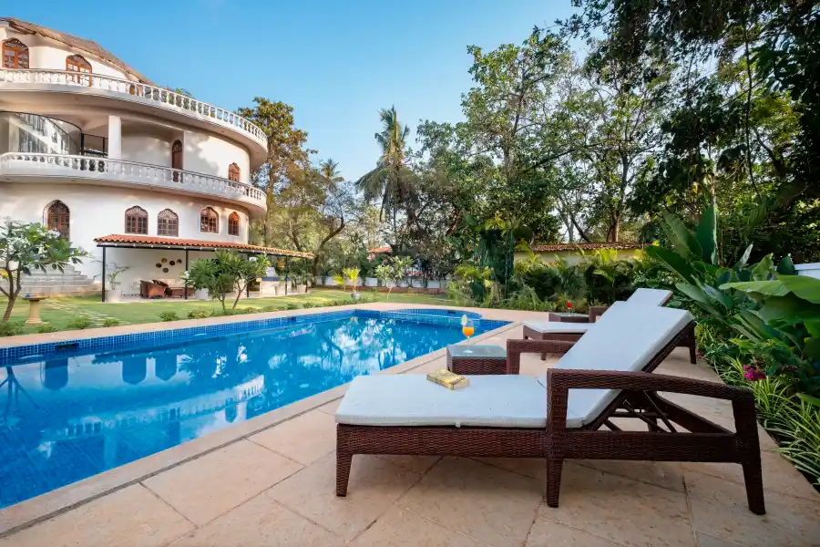 SaffronStays Amarah, Assagao
