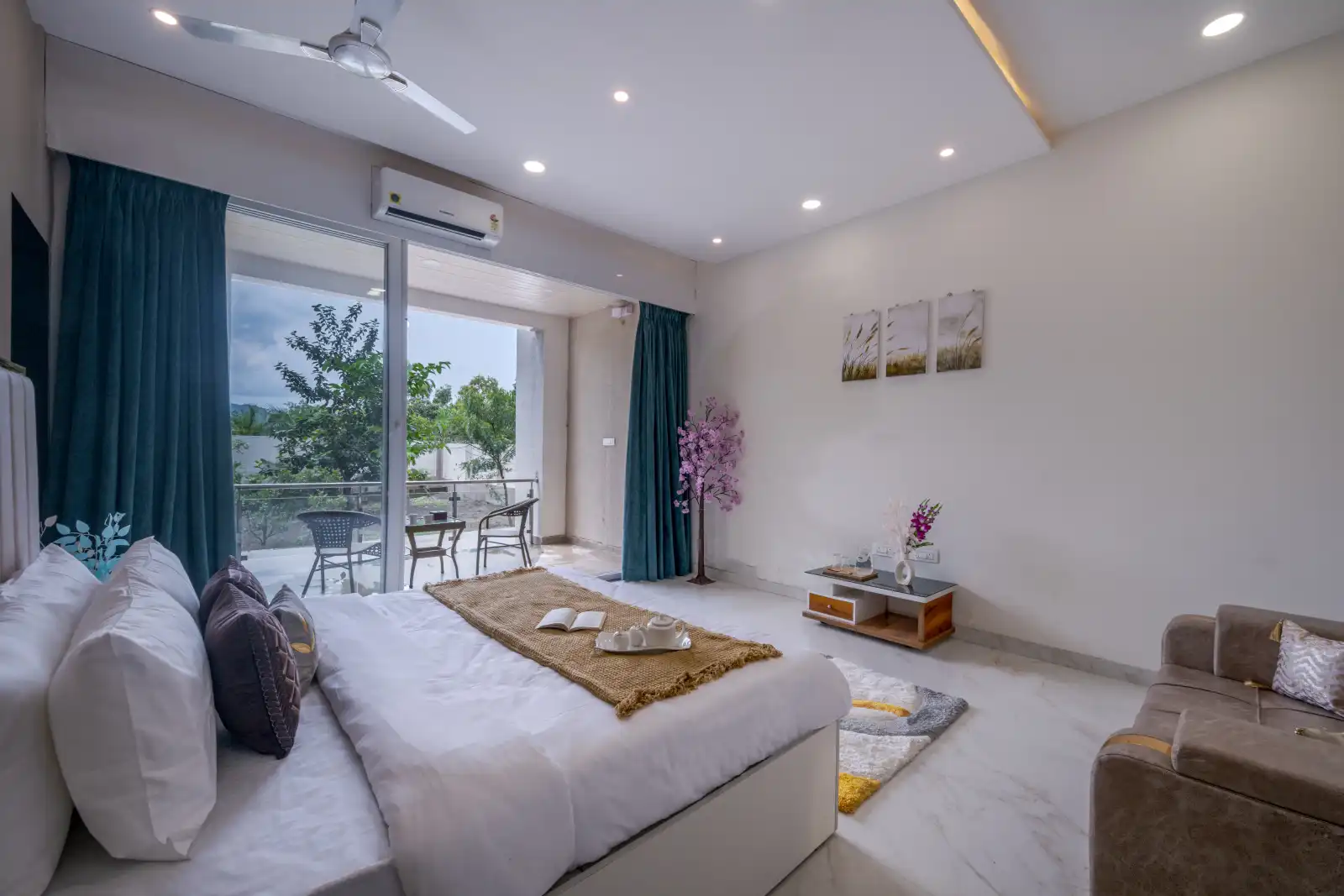 SaffronStays an, Karjat