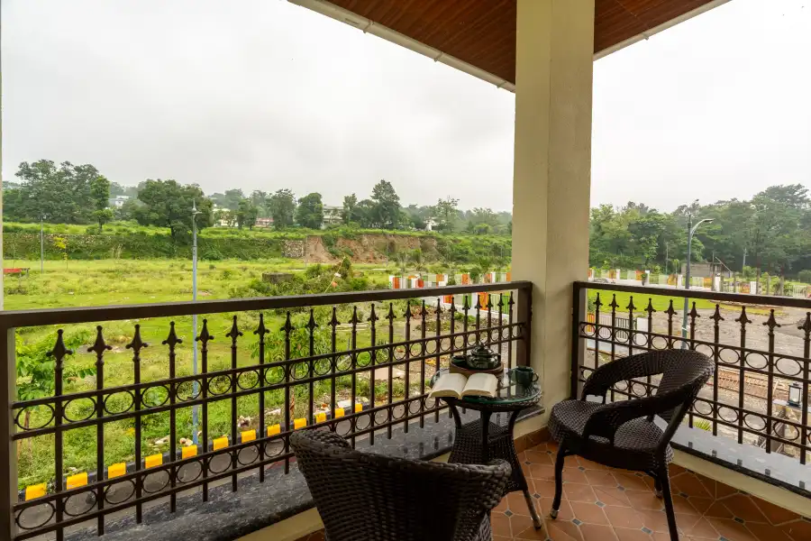 SaffronStays Antar, Dehradun