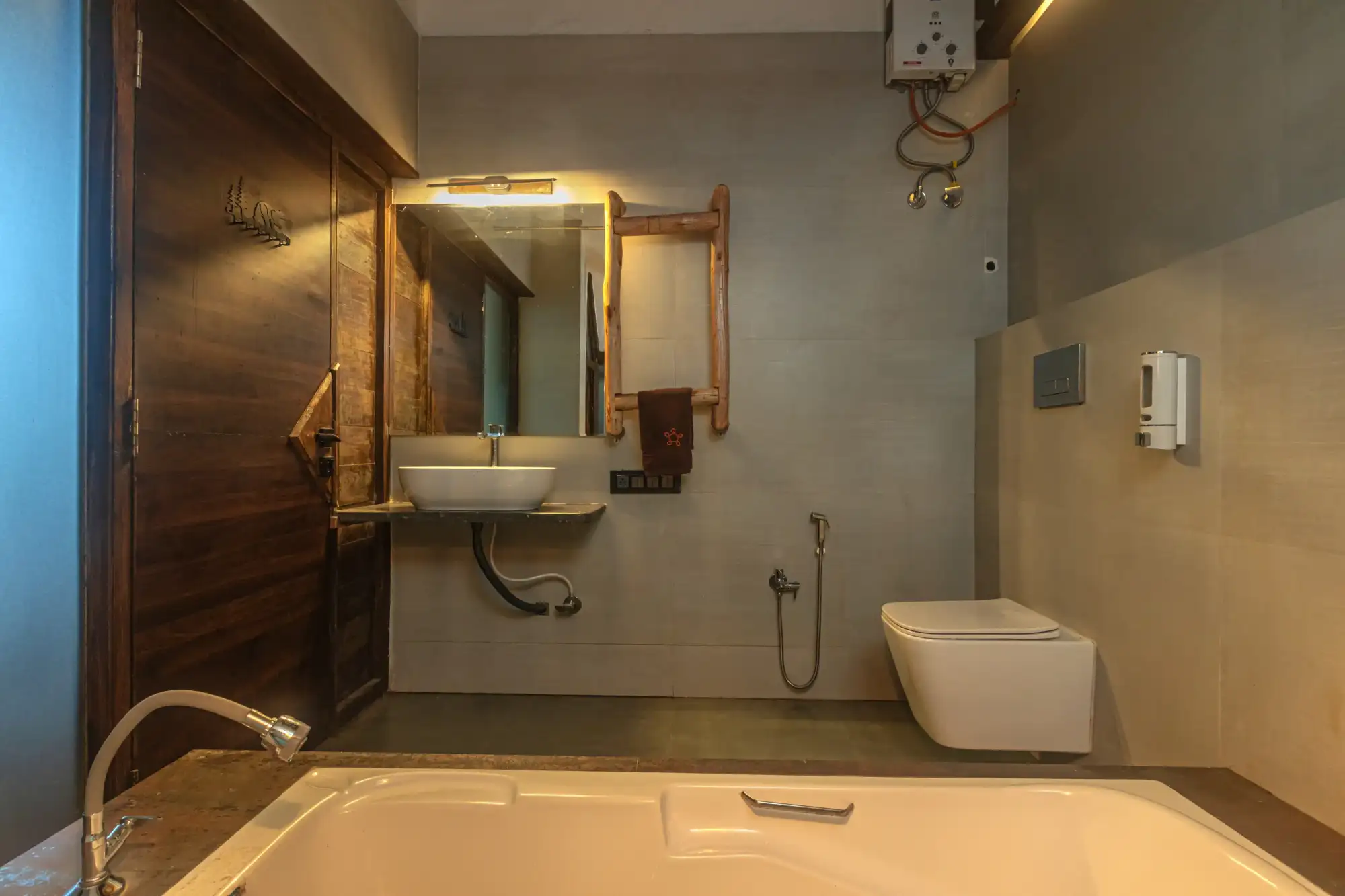 SaffronStays Aranya Vilas, Pawna