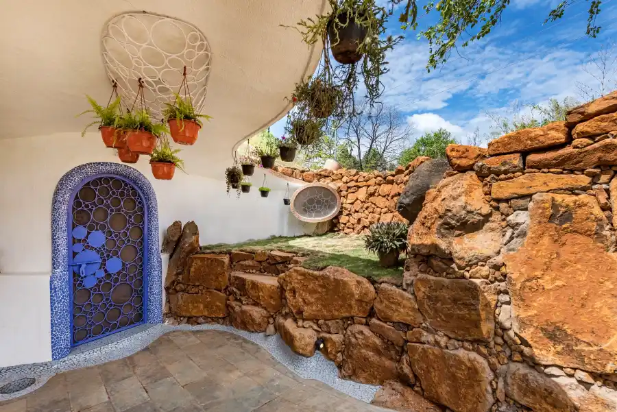 SaffronStays AsanjA Titaly, Murbad