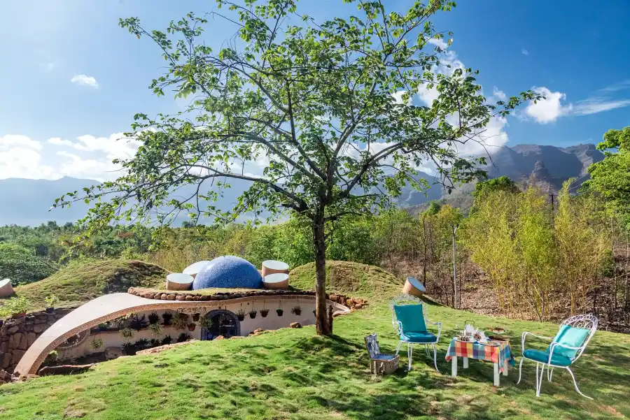 SaffronStays AsanjA Titaly, Murbad